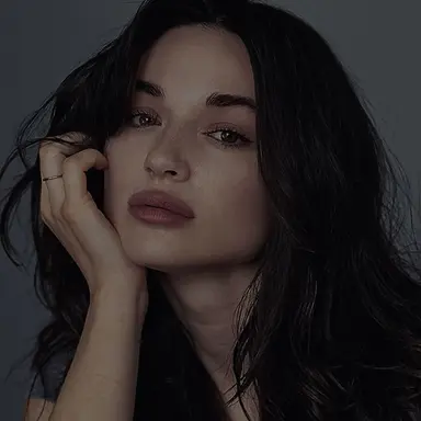 Profile image of Crystal Reed