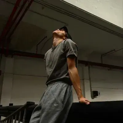 LameWife9047의 Chloe's Brother