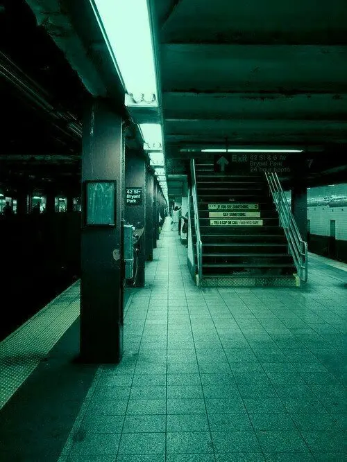 lain_._.b의 迷い込む