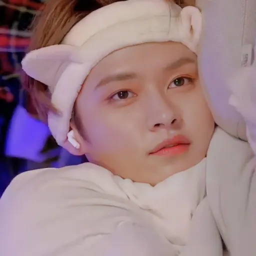 I.N의 괴롭힘을 당하는 너