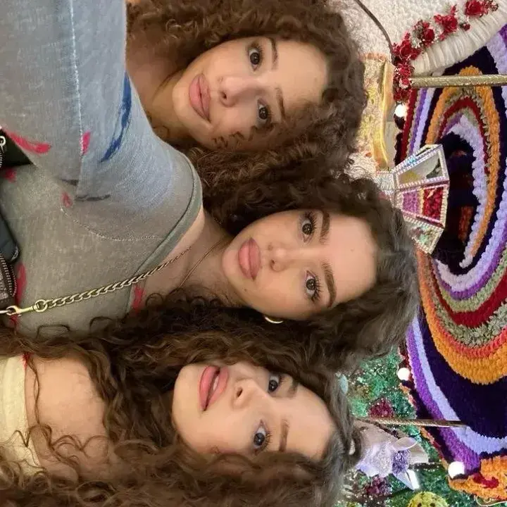 TinyAngel2929의 Kalogeras Sisters