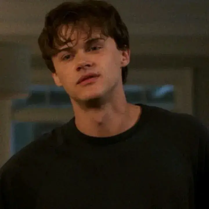 PlushyElbow5415의 Caleb Vance