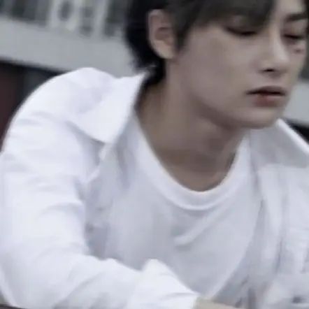 BrassyLose4893의 황현진
