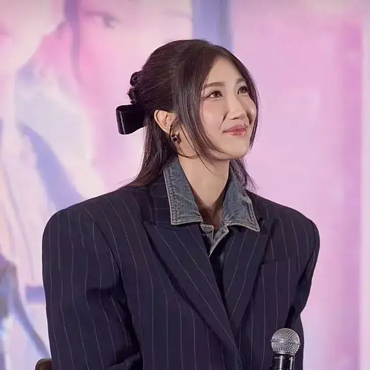 CyanDull1757의 Ejae - Gives You Praise