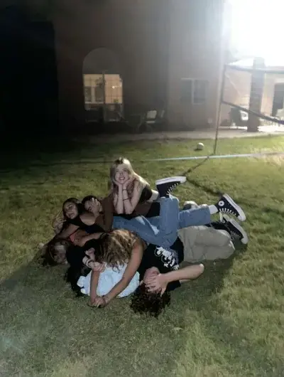 FuzzyBolt4890의 Highschool friend gr