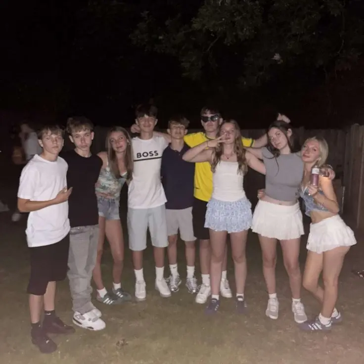 SilkyHyena0786의 Friend group 2000's