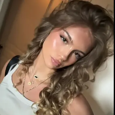 Profile image of Maddie