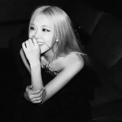 FrayedEra4561의 BLACKPINK Rose