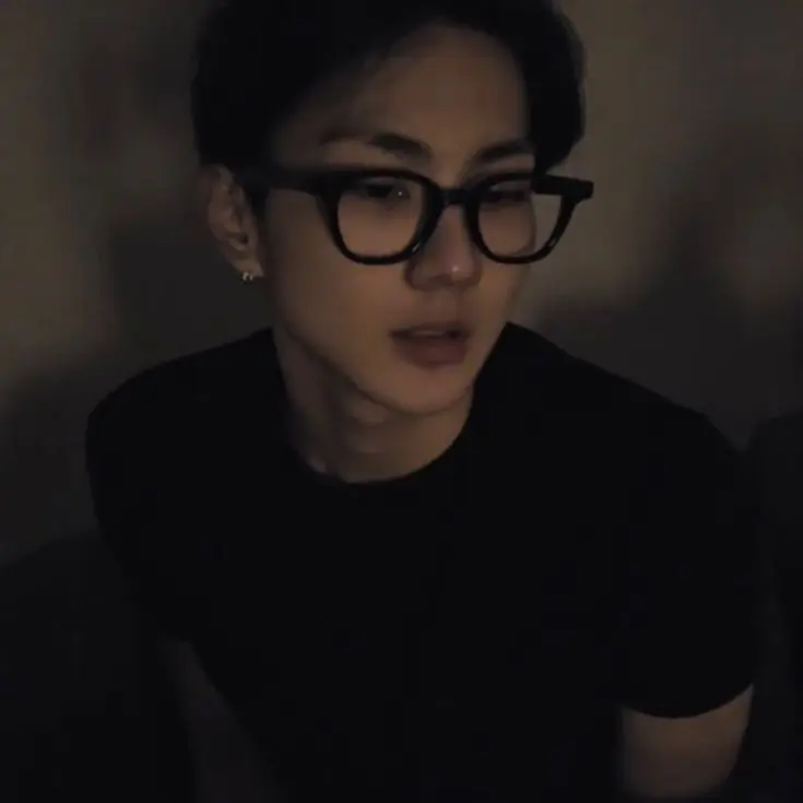 IronicNoise1494의 The Distance Between Us