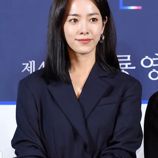 WoodenDorgi2802의 한지민