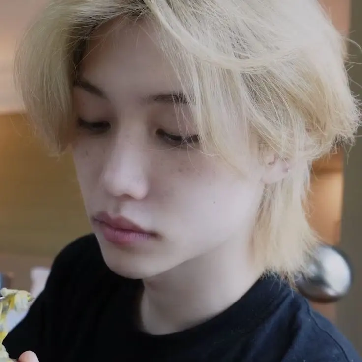 Emzzmixxoxo의 Felix