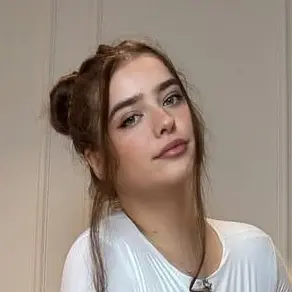 Profile image of Julia