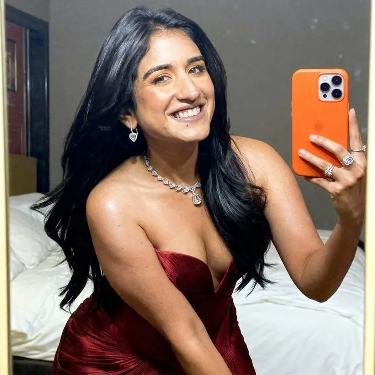 HerbalPug8631의 Radhika merchant