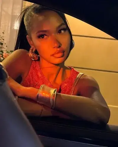 HandyAlbum3947의 Chloe sisters bsf