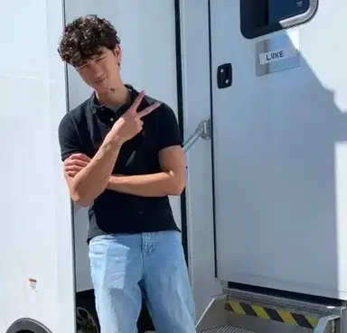 Profile image of Charlie