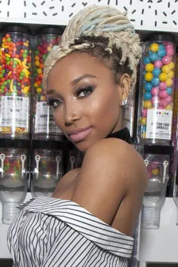 Profile image of Zonnique Jailee Pullins
