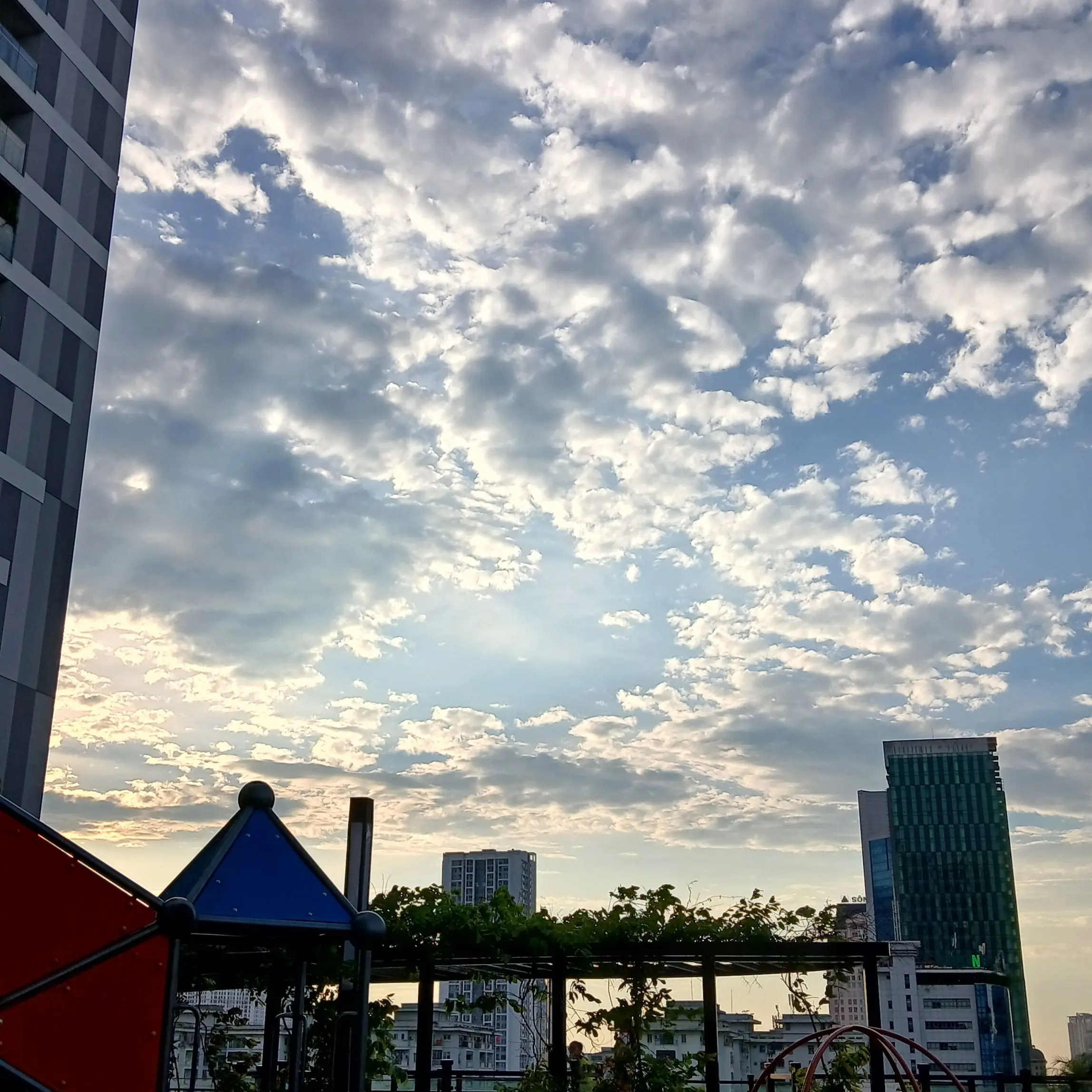 PetiteHawk5624의 절대 못 사귐 얘랑