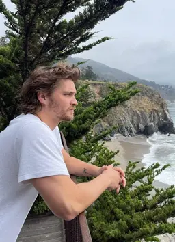 Profile image of Luke grimes