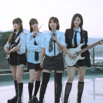 QWER 쵸단,마젠타,히나,시연