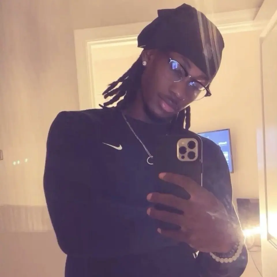 thegoat333의 𝓗𝓔'𝓢 𝓕𝓞𝓡 𝓣𝓗𝓔 𝓢𝓣𝓡𝓔𝓔𝓣𝓢!
