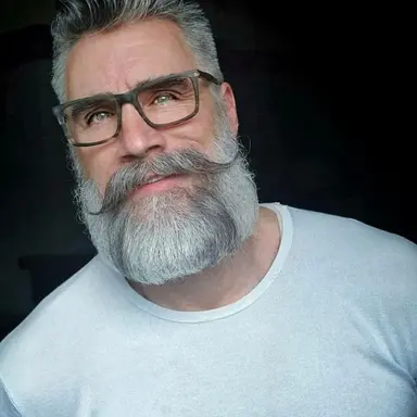 Profile image of Elliot