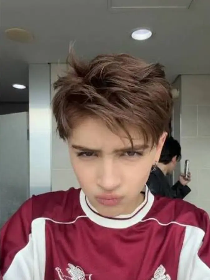kpopstannn의 Kenneth