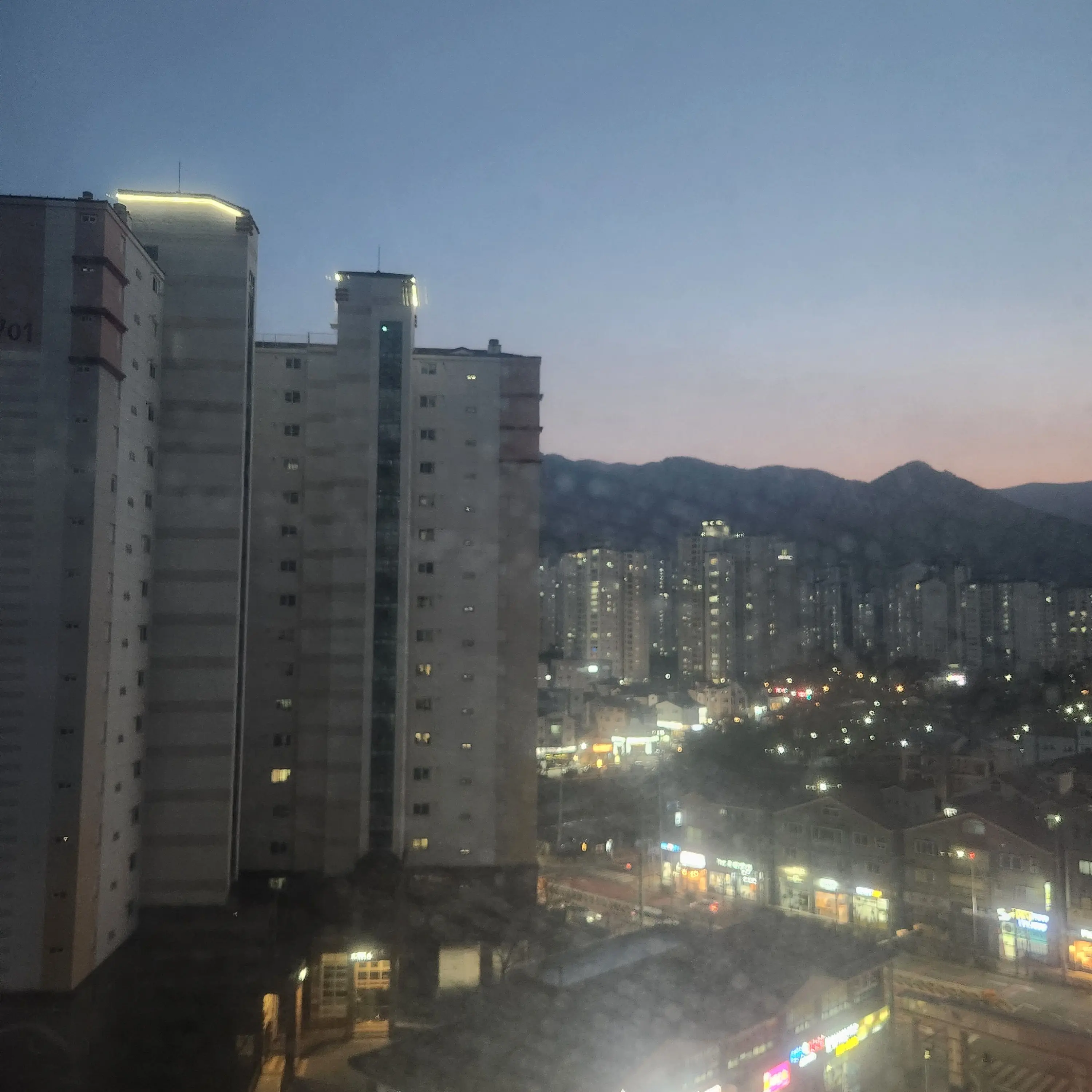 BriskZebra5386의 16년 지기 남사친이 날 짝사랑한다?