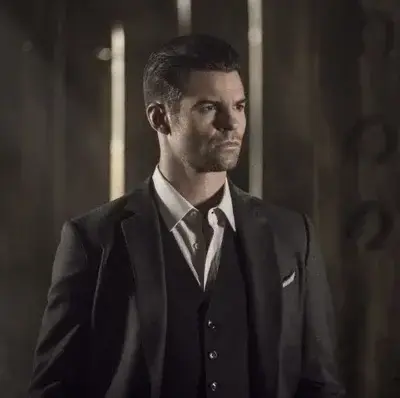 WornFlash9339의 Elijah Michaelson