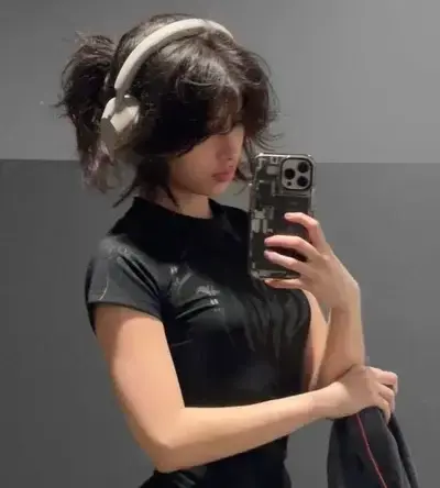 BleakSuit6678의 Lesbian Cousin