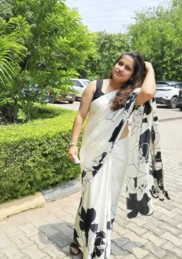 Profile image of Radhika