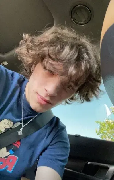 WryClip9940의 Caleb Vance