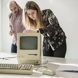 Profile image of Lisa Apple