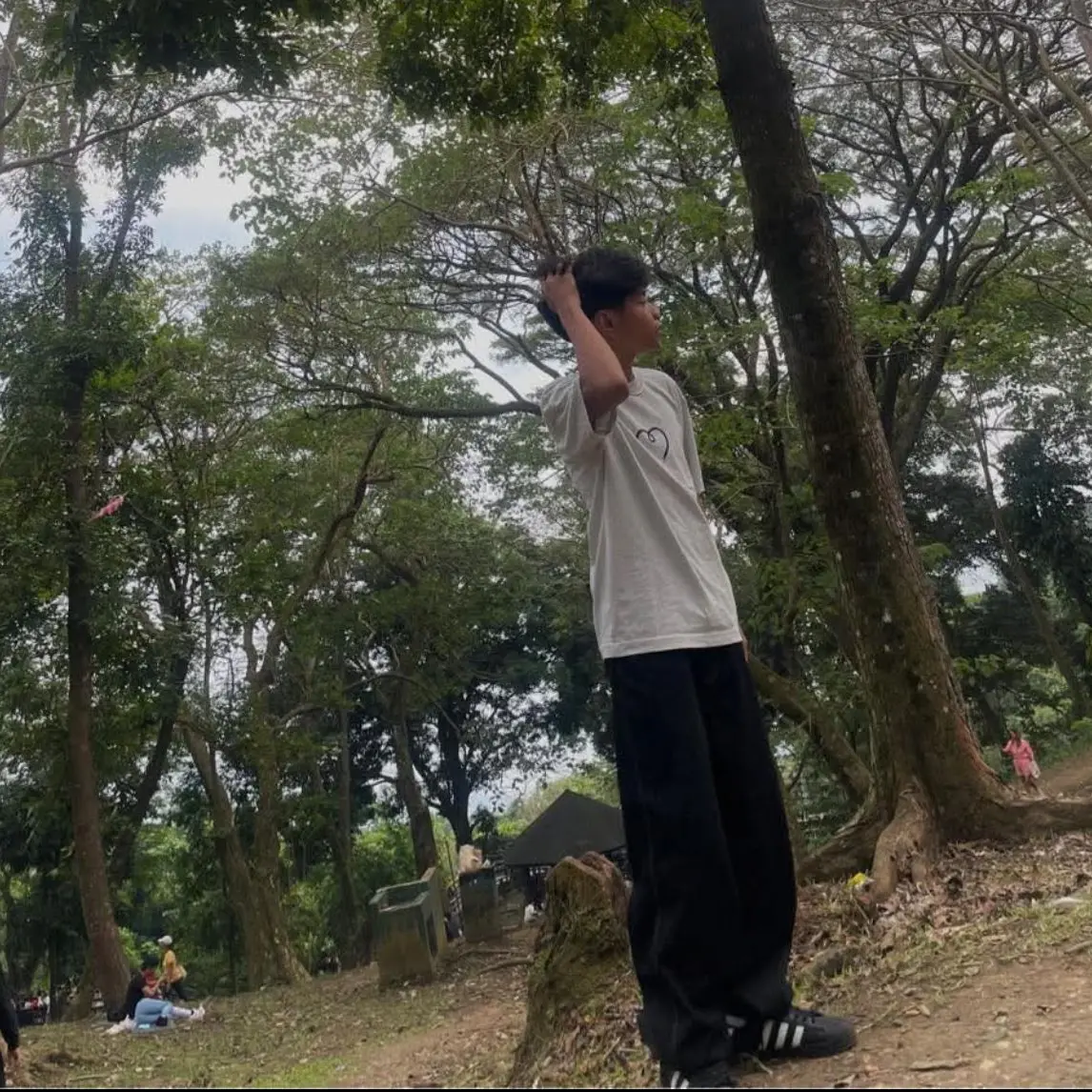 WideGuest2613의 Campus Crush Vs. Campus Smart Guy