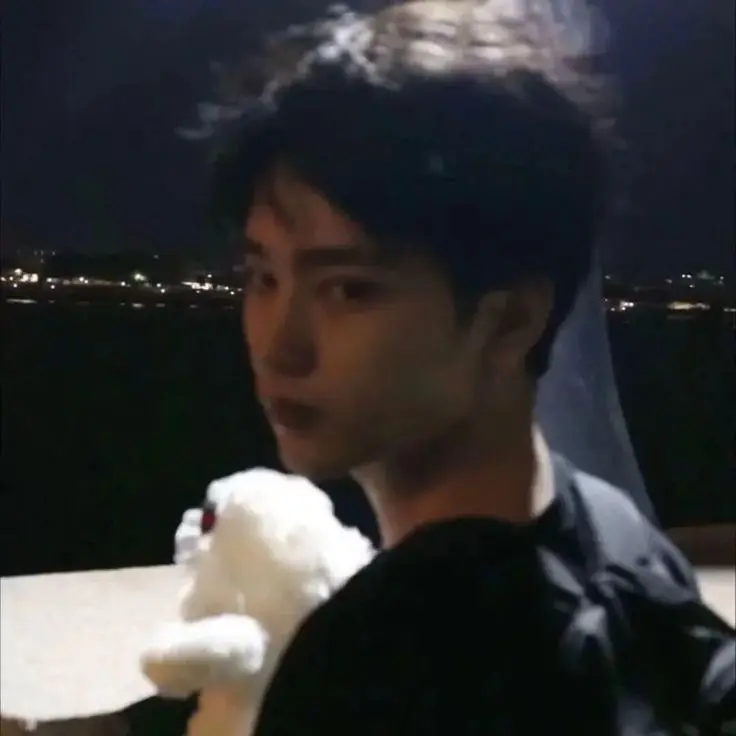 SmellyLeech0797의 한새벽