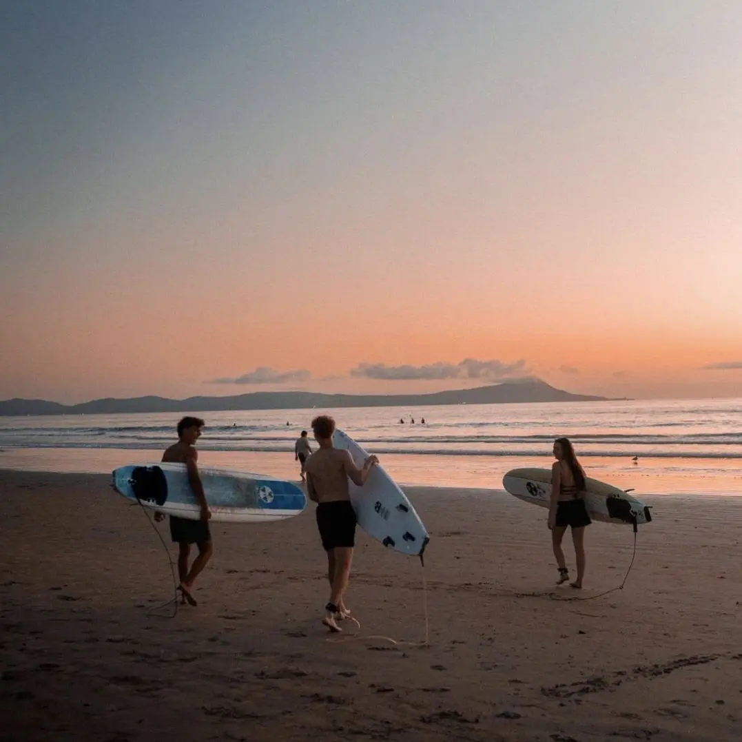 ShyKnob2249의 Brady's Surf Bet