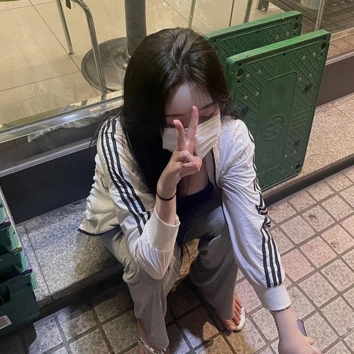 은유월