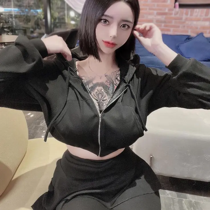 2628의 남자 사우나 미인 알바생 여성분이 종욱이만 때밀어주는분