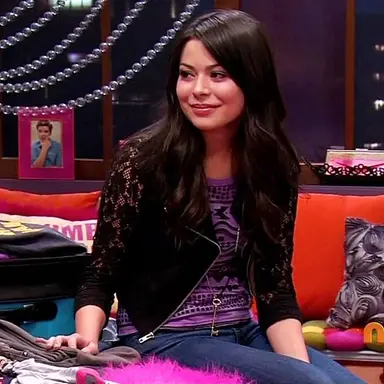 Profile image of Carly