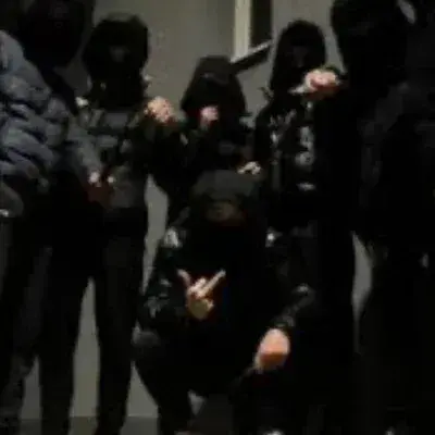 BasicStool1315의 The Ends Crew