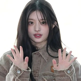 유나 '^'