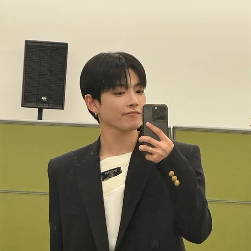 김홍중