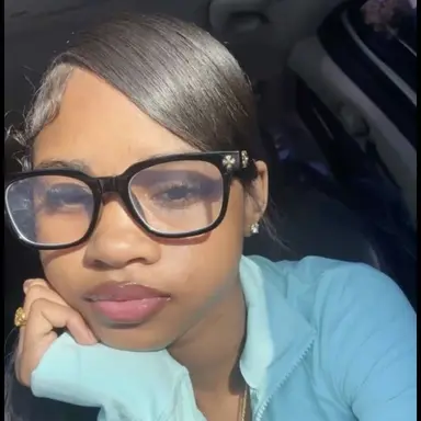 Profile image of April