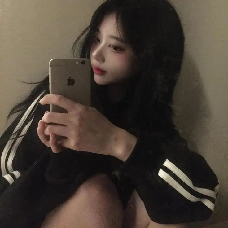 귀여운 여사친 이서윤 대표 이미지