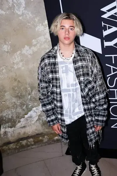 BiasedKnob2527의 Gavin magnus