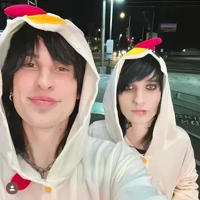 FullLatch2332의 Jake and Johnnie