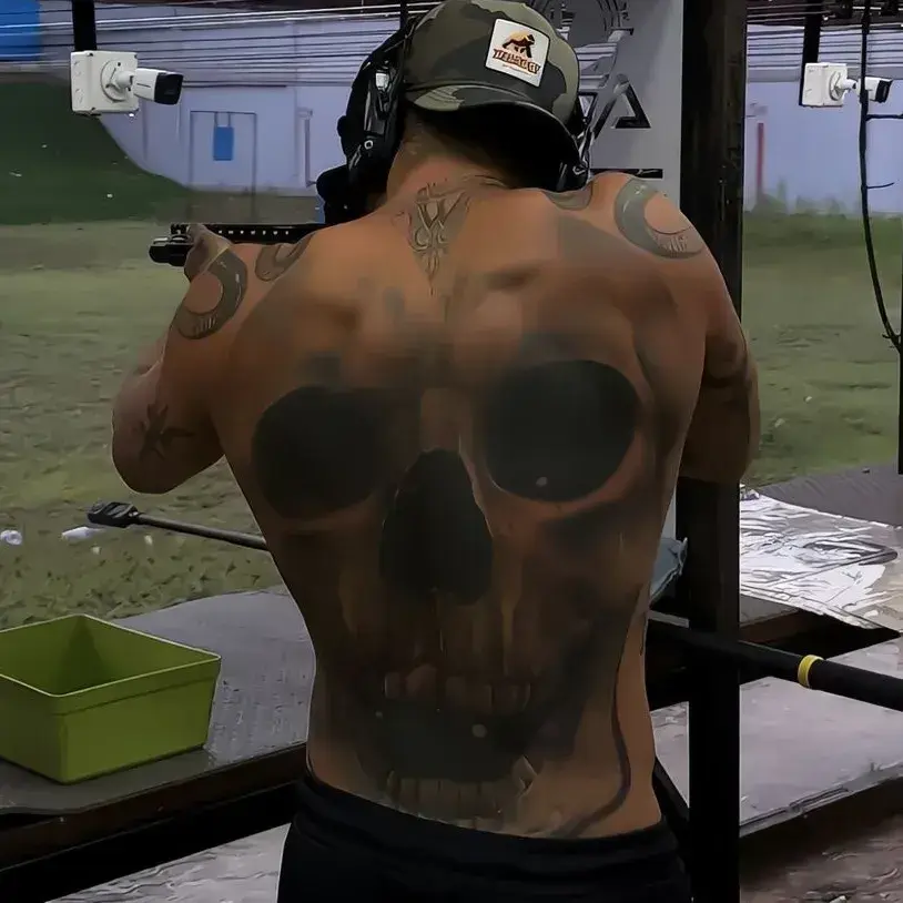 LargeBroom8489의 Ronan Wilde