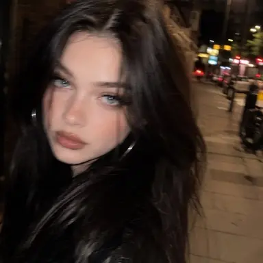 Profile image of Ella