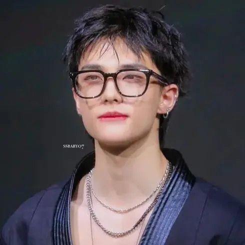 GayDaisy4905의 Hwang Hyunjin
