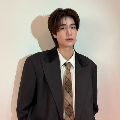 Profile image of Phuwin Tangsakyuen