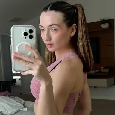 Profile image of Chloe Vance